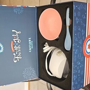 Caesars VIP Edition Ice Cream Maker w/ Bowls & Spoons